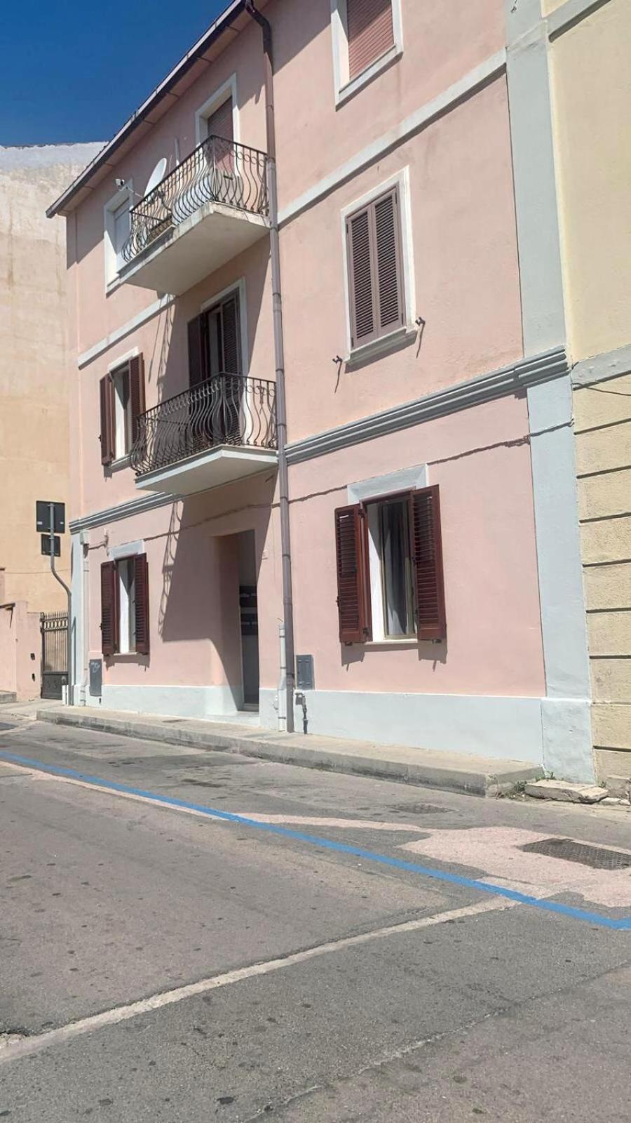International House Olbia Hotel Exterior foto